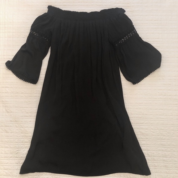 Jennifer Lopez Dresses & Skirts - Jennifer Lopez Black Off The Shoulder Dress